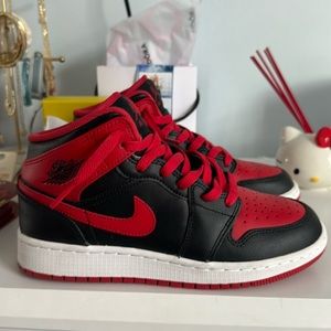 boys jordan 1 (fits women)
